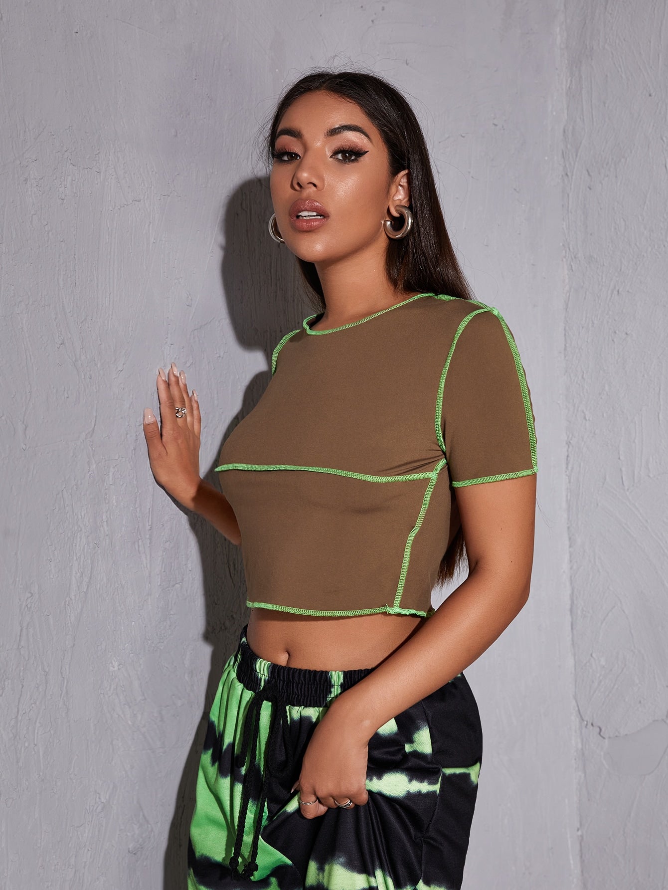 Contrast Neon Stitch Detail Crop Top – Leaky Fashion
